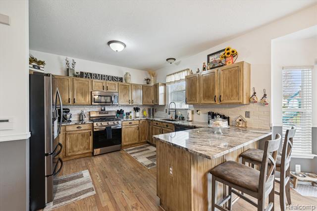 Builiding view thirteen for 30826 Lower Ridge, New Boston, MI. 48164