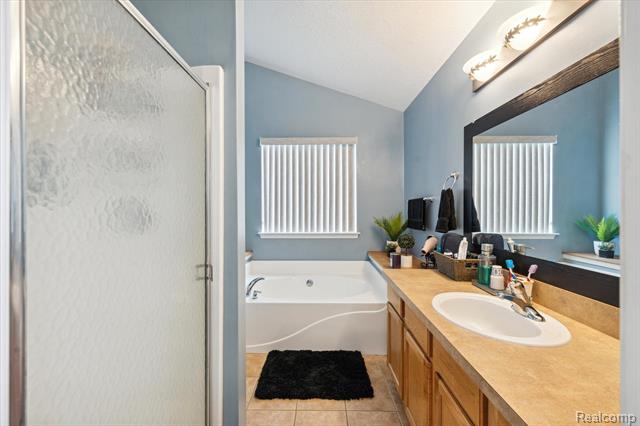 Builiding view twenty eight for 30826 Lower Ridge, New Boston, MI. 48164