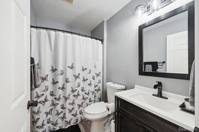 Builiding view twenty one for 30826 Lower Ridge, New Boston, MI. 48164