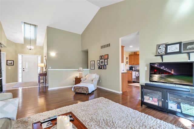 Builiding view sixteen for 23605 North Park, New Boston, MI. 48164