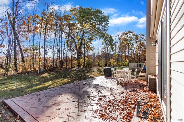 Builiding view thirty four for 23605 North Park, New Boston, MI. 48164