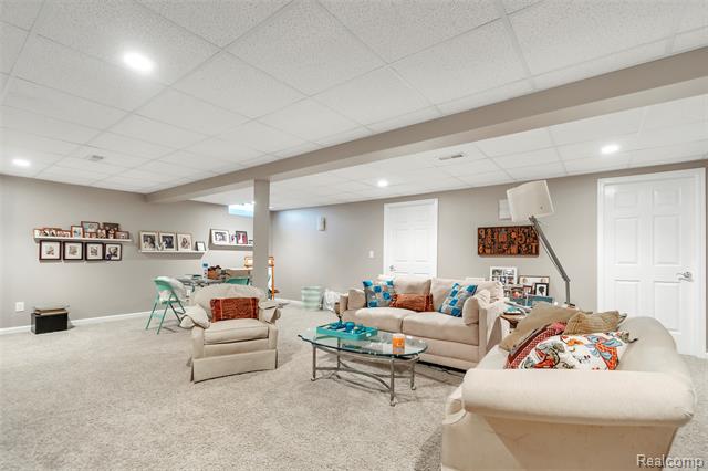 Builiding view thirty two for 23605 North Park, New Boston, MI. 48164