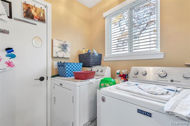 Builiding view twenty one for 23605 North Park, New Boston, MI. 48164