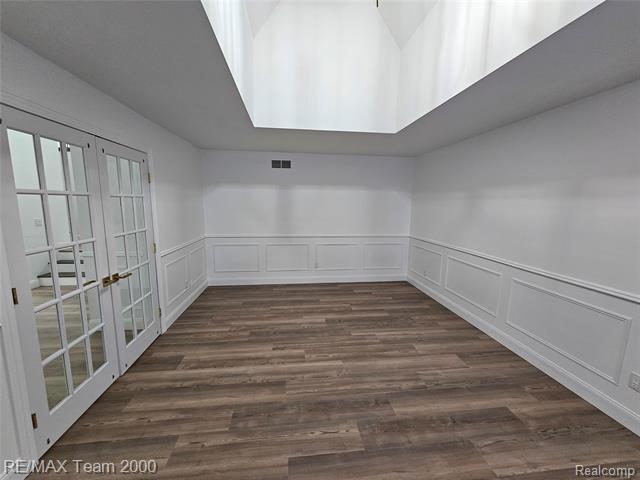 Builiding view nineteen for 23237 Evan N, New Boston, MI. 48164