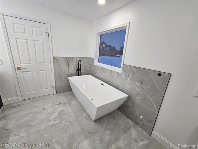 Builiding view thirty three for 23237 Evan N, New Boston, MI. 48164