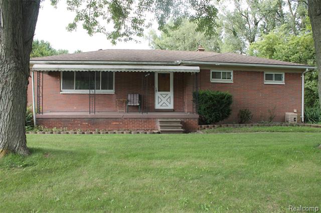 front view for 34600 Huron River Dr, New Boston, Mi. 48164