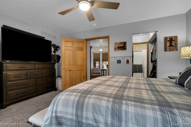 Builiding view eighteen for 21539 Deerfield, Trenton, MI. 48183