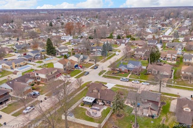 Builiding view forty five for 21539 Deerfield, Trenton, MI. 48183