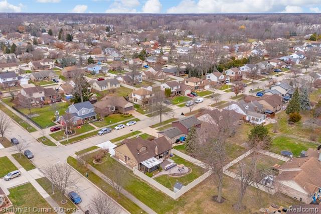 Builiding view forty four for 21539 Deerfield, Trenton, MI. 48183