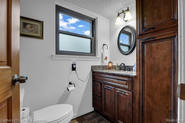 Builiding view fourteen for 21539 Deerfield, Trenton, MI. 48183