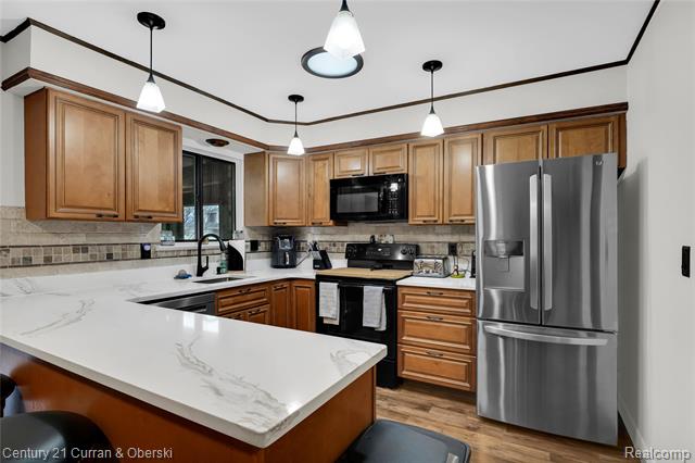 Builiding view nine for 21539 Deerfield, Trenton, MI. 48183