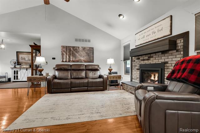 Builiding view seven for 21539 Deerfield, Trenton, MI. 48183