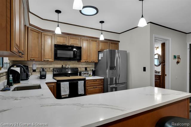 Builiding view ten for 21539 Deerfield, Trenton, MI. 48183