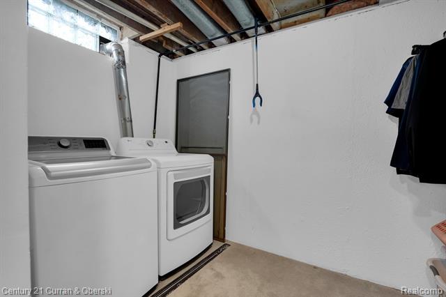 Builiding view thirty four for 21539 Deerfield, Trenton, MI. 48183