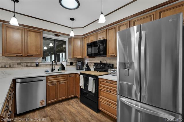 Builiding view twelve for 21539 Deerfield, Trenton, MI. 48183