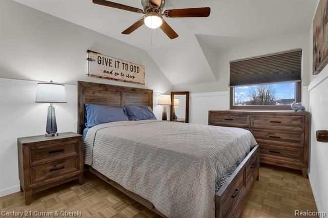 Builiding view twenty four for 21539 Deerfield, Trenton, MI. 48183