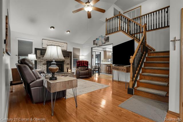 Builiding view twenty one for 21539 Deerfield, Trenton, MI. 48183