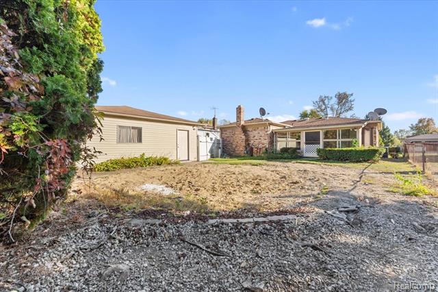 Builiding view twenty one for 22244 Camille, Trenton, MI. 48183