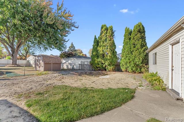 Builiding view twenty two for 22244 Camille, Trenton, MI. 48183