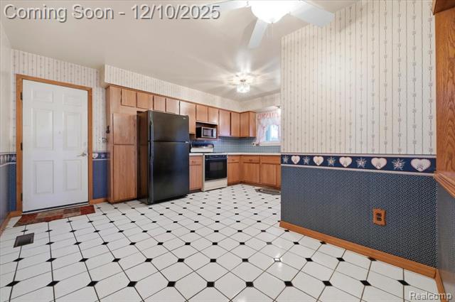 Builiding view five for 21231 Tiffany, Trenton, MI. 48183