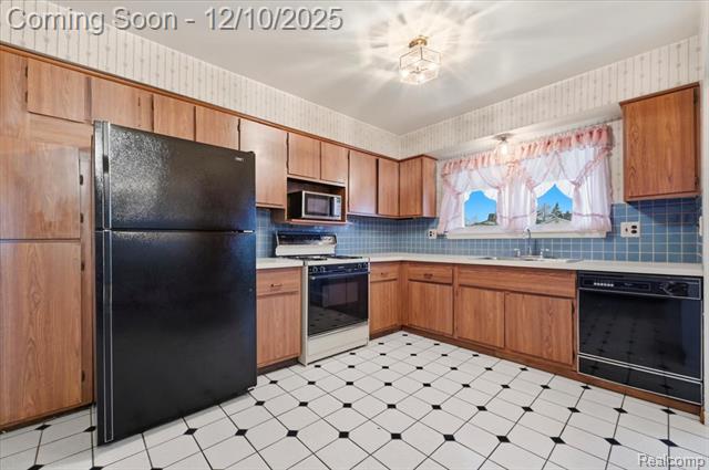 Builiding view six for 21231 Tiffany, Trenton, MI. 48183