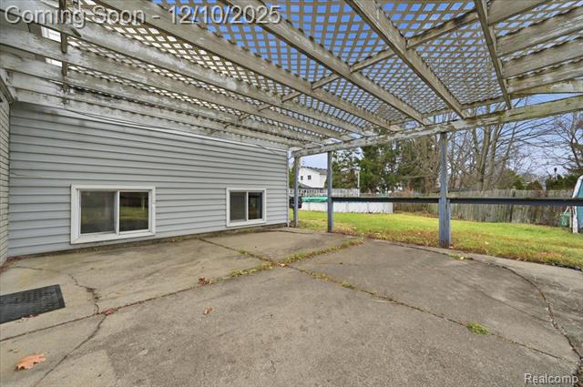 Builiding view twenty four for 21231 Tiffany, Trenton, MI. 48183