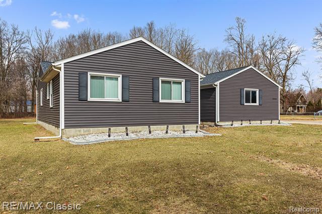 front view for 44020 Harris Rd, Belleville, Mi. 48111
