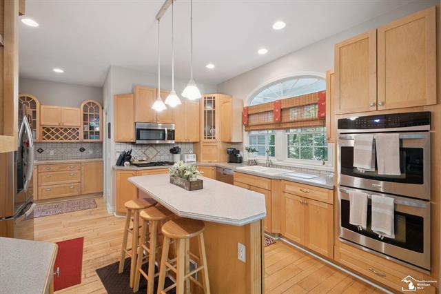 Builiding view eighteen for 20340 Wahrman, New Boston, MI. 48164