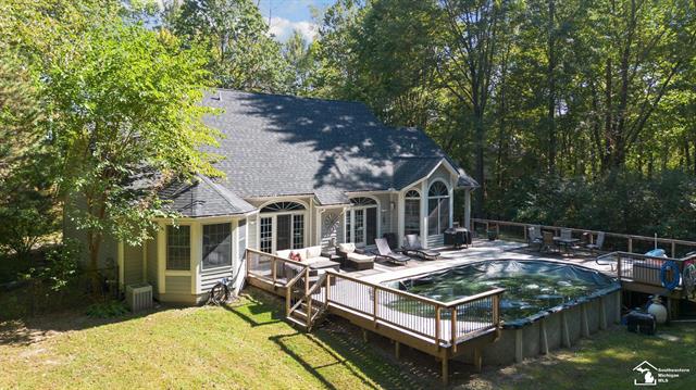 Builiding view sixty one for 20340 Wahrman, New Boston, MI. 48164