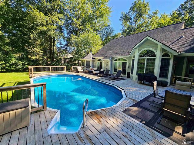 Builiding view sixty six for 20340 Wahrman, New Boston, MI. 48164