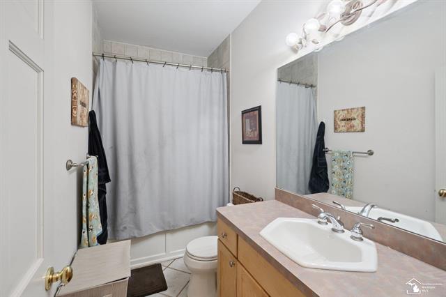 Builiding view thirty nine for 20340 Wahrman, New Boston, MI. 48164