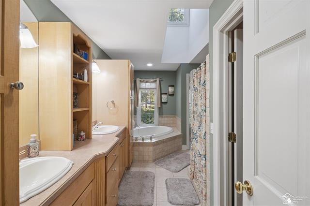 Builiding view thirty for 20340 Wahrman, New Boston, MI. 48164