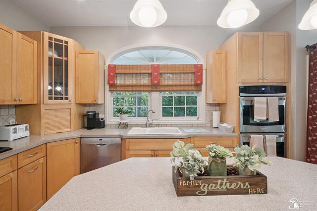 Builiding view twenty one for 20340 Wahrman, New Boston, MI. 48164