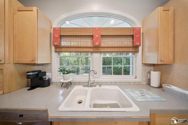 Builiding view twenty three for 20340 Wahrman, New Boston, MI. 48164