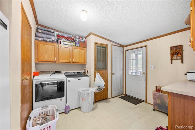 Builiding view sixteen for 19074 Sumpter, Belleville, MI. 48111