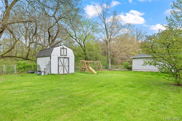 Builiding view two for 19074 Sumpter, Belleville, MI. 48111