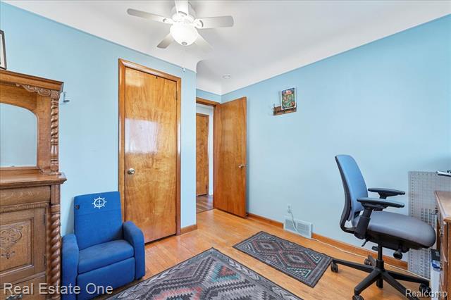 Builiding view fifteen for 18185 Hannan, New Boston, MI. 48164