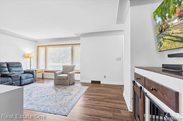 Builiding view four for 18185 Hannan, New Boston, MI. 48164