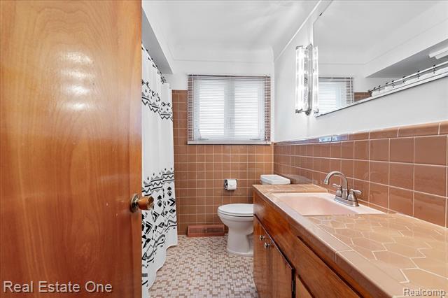 Builiding view sixteen for 18185 Hannan, New Boston, MI. 48164