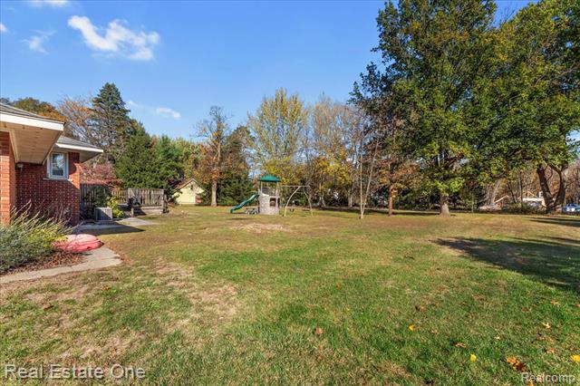 Builiding view twenty eight for 18185 Hannan, New Boston, MI. 48164