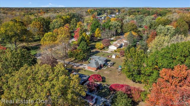 Builiding view twenty nine for 18185 Hannan, New Boston, MI. 48164