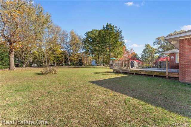 Builiding view twenty seven for 18185 Hannan, New Boston, MI. 48164