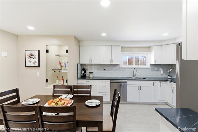 Builiding view thirteen for 17901 Inkster, Romulus, MI. 48174