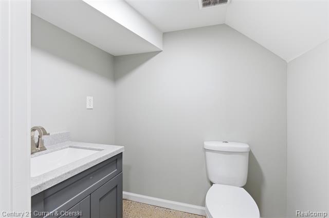 Builiding view thirty one for 17901 Inkster, Romulus, MI. 48174