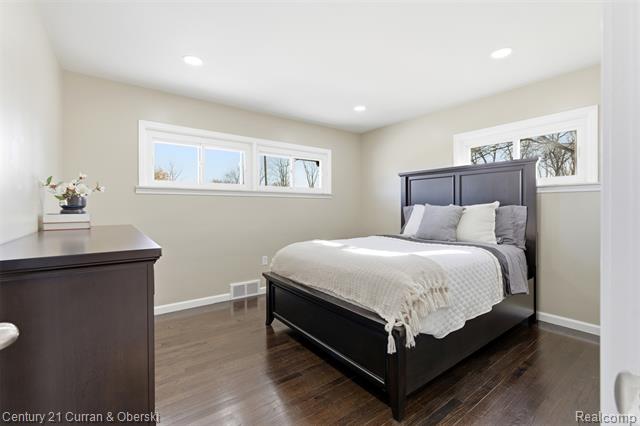 Builiding view twenty three for 17901 Inkster, Romulus, MI. 48174