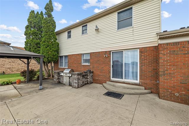 Builiding view seven for 17300 Timothy, Southgate, MI. 48195