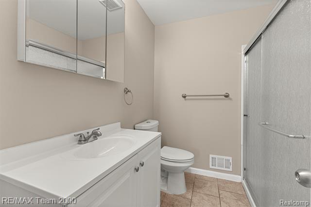 Builiding view eleven for 16110 Farnum, Romulus, MI. 48174