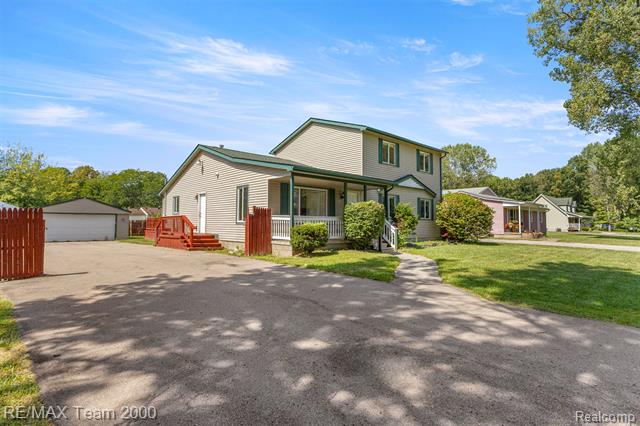 Builiding view forty four for 16110 Farnum, Romulus, MI. 48174