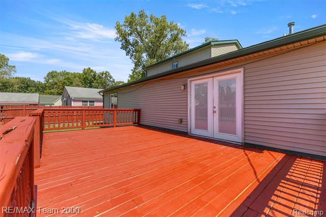 Builiding view forty for 16110 Farnum, Romulus, MI. 48174