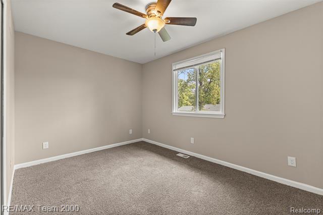 Builiding view thirty four for 16110 Farnum, Romulus, MI. 48174